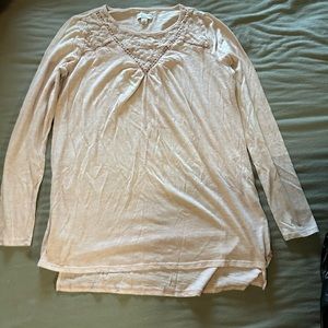 Liz Lange maternity long sleeve top